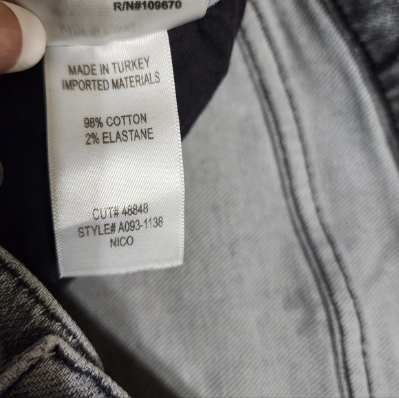 Agolde Nico High Rise Button Fly Ankle Fray Like New Size 31 Has stretch - Picture 12 of 16